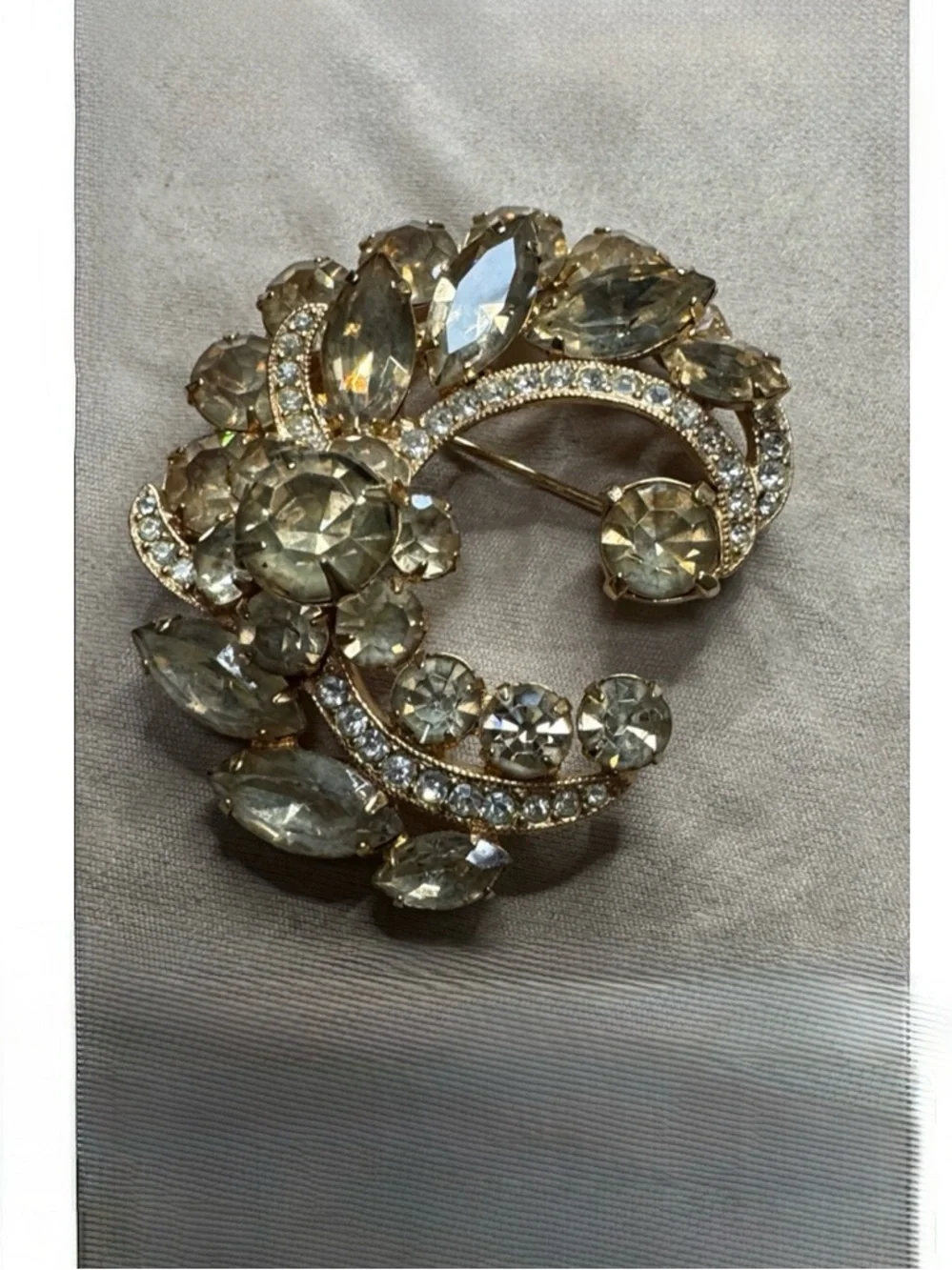 EISENBERG ICE BROOCH CRYSTALS VINTAGE Gold Tone c≈1950s Champagne & Clear STONES